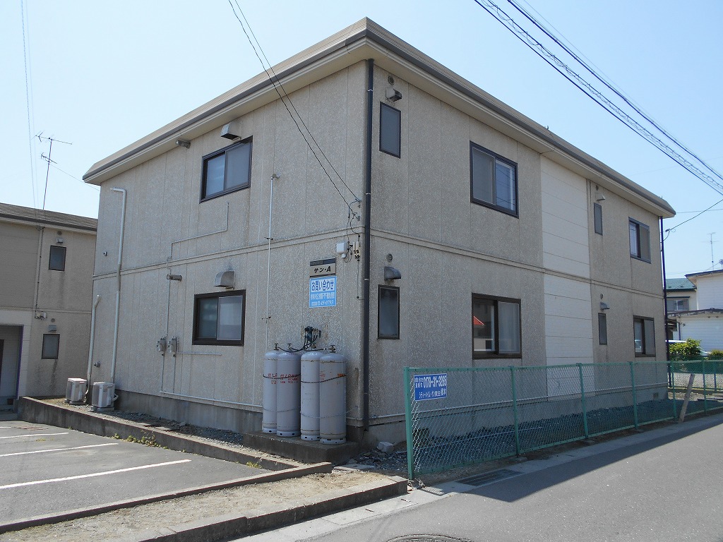 八戸市湊町字穴畑17-1　