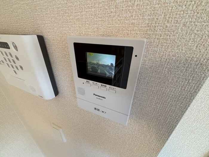 Frontier 102号室