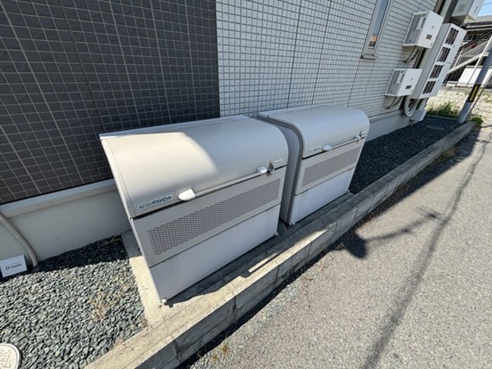 Frontier 102号室