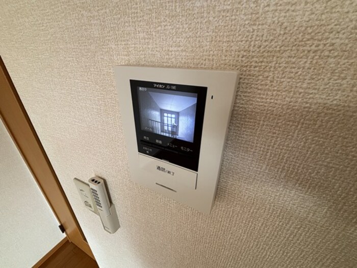 ホワイトプレミール 202号室