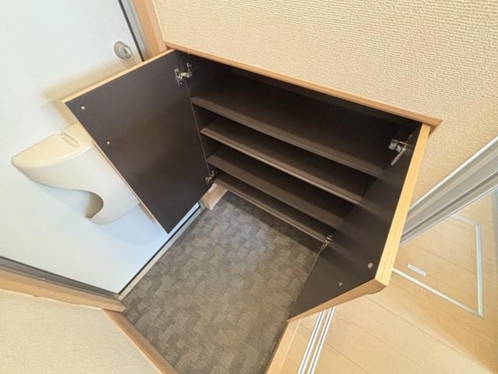 モンテローザ小待B 105号室